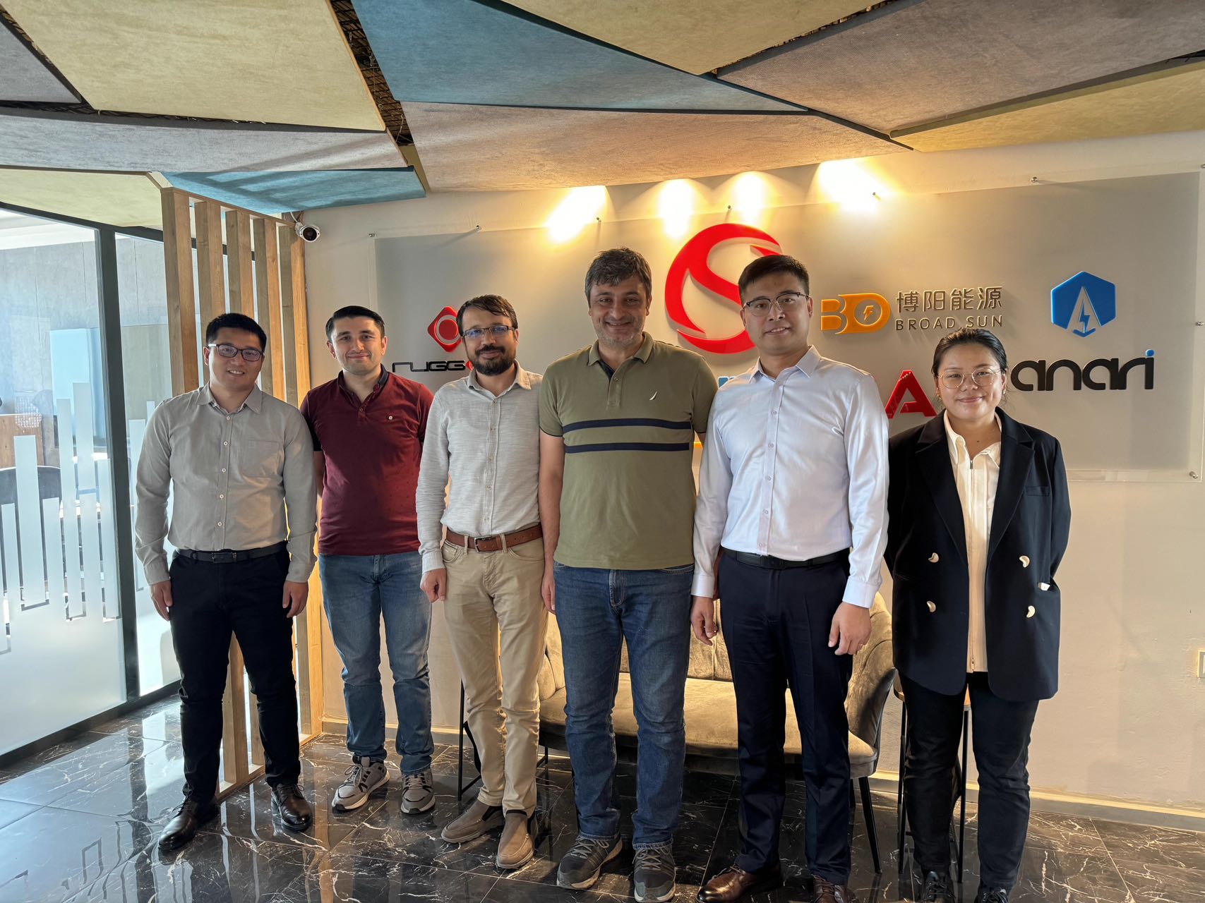Anari Turkey branch.jpg Anari Turkey branch.jpg